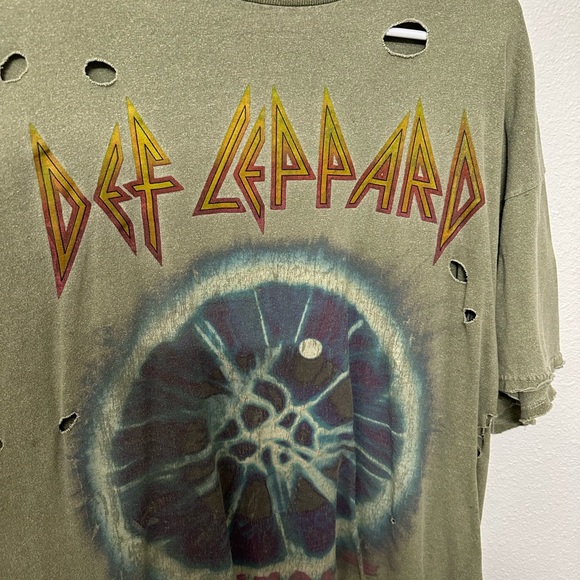Def Lepard Graphic Tee - Picture 3 of 6
